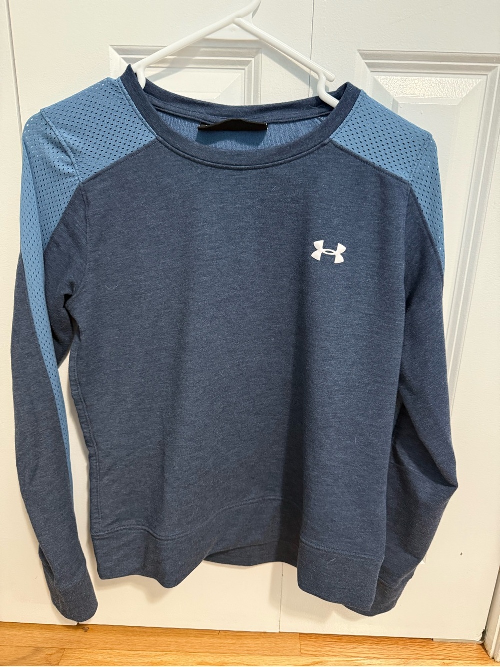 Under Armour Women’s Long Sleeve Navy Performance Shirt